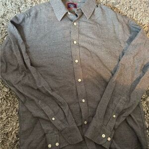 Men’s Untuckit long sleeve button down shirt